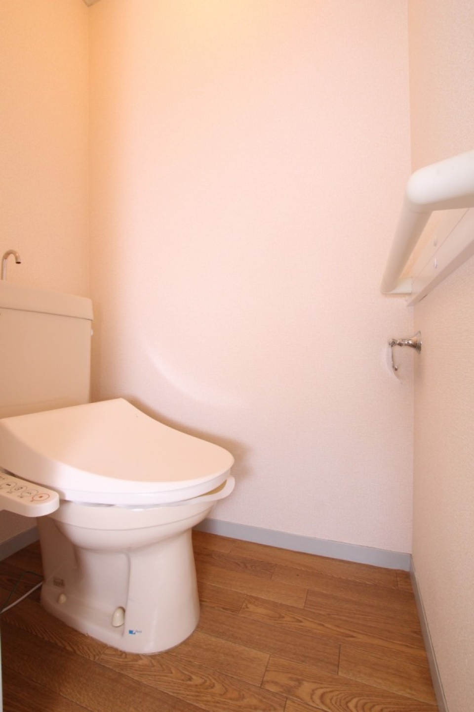 トイレにはウォシュレットを設置してます