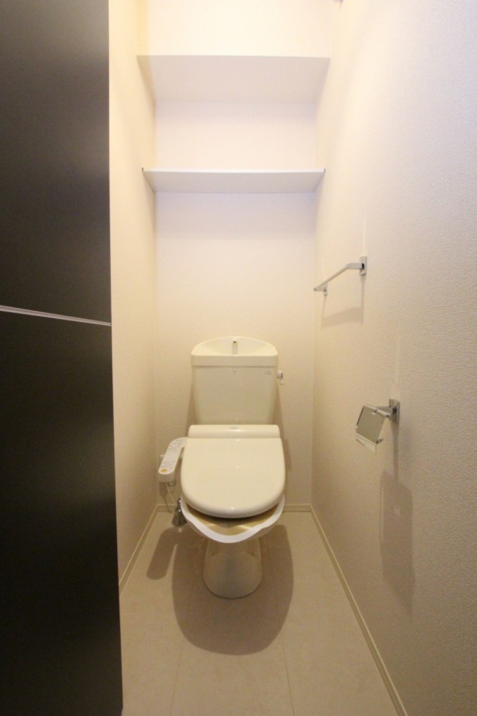 トイレはもちろんシャワートイレ付き。
