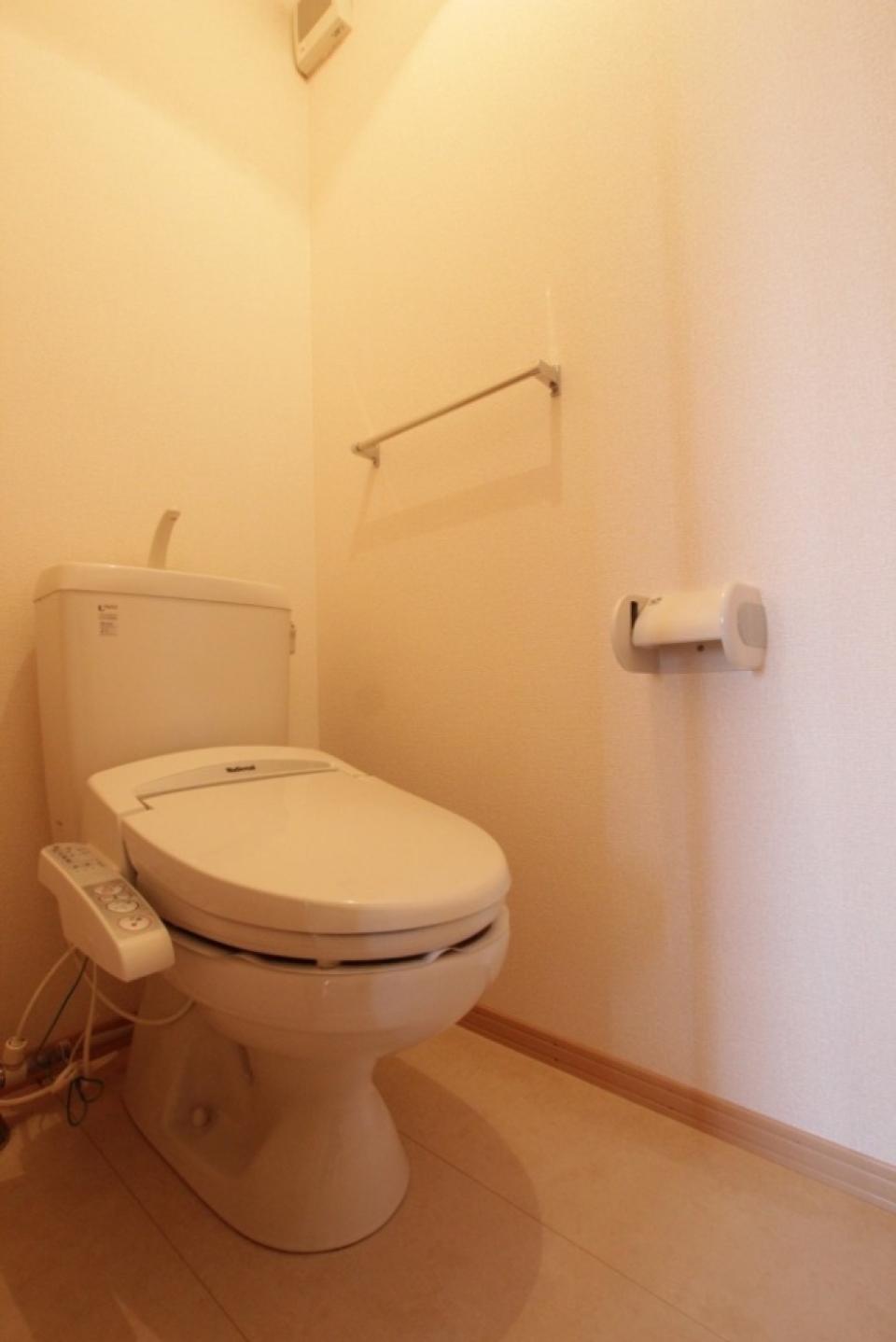 トイレはもちろんシャワートイレ機能あり。