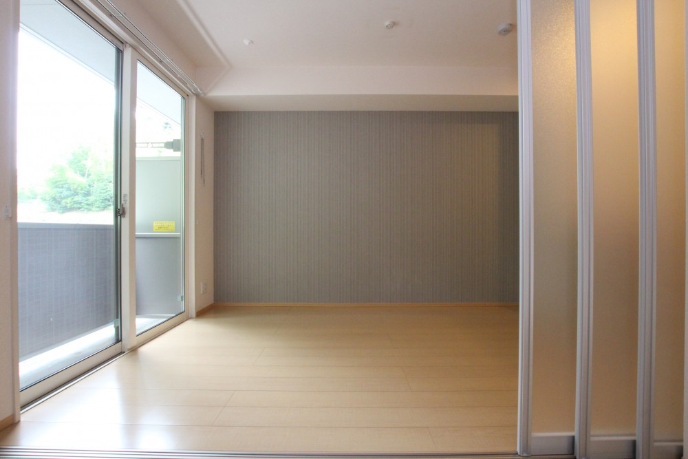 LDKと寝室の間にあるスケルトン引き戸で部屋の大きさをお好みサイズに！