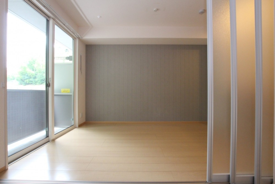 LDKと寝室の間にあるスケルトン引き戸で部屋の大きさをお好みサイズに！