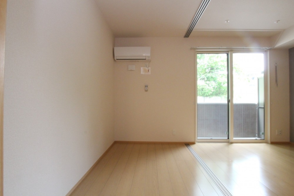 洋室は、縦長3帖のコンパクトなタイプです。