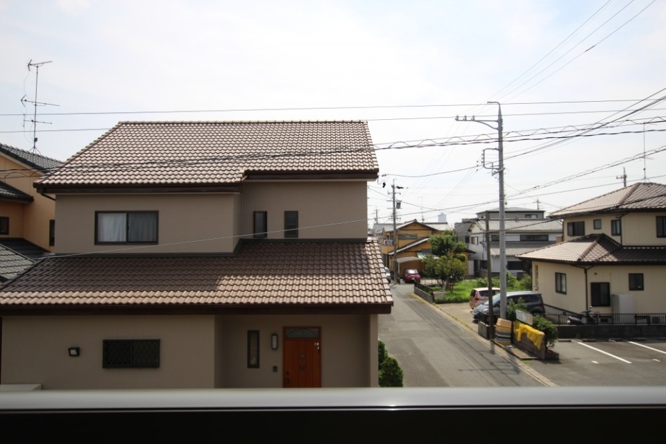静かな住宅街のなかにあります。