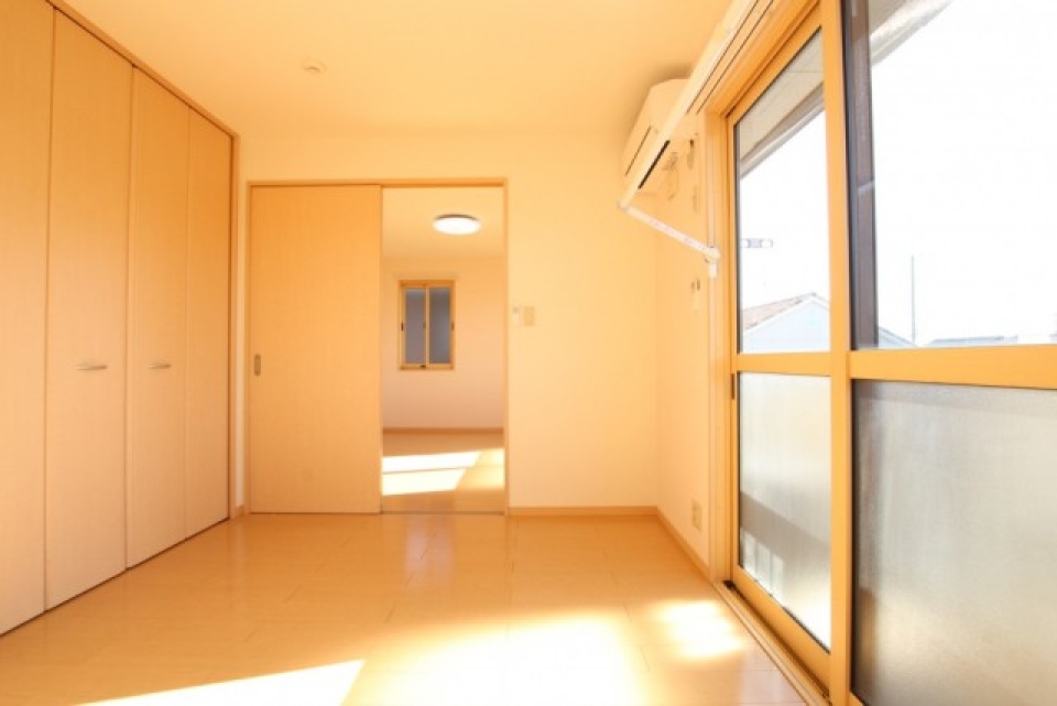 雨の日に重宝する「室内物干し」を完備。