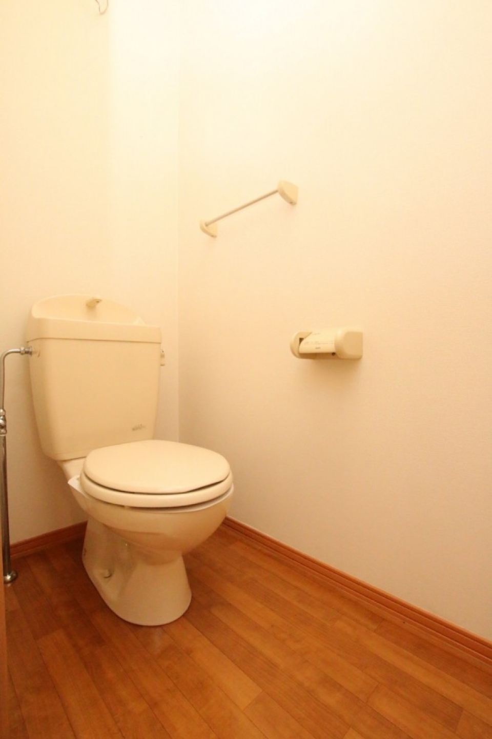 トイレは広めです！落ち着けるトイレって大事ですよね～。