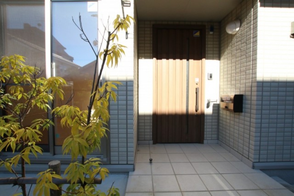 戸建ての見栄えにはグリーンのお手入れが大切です。