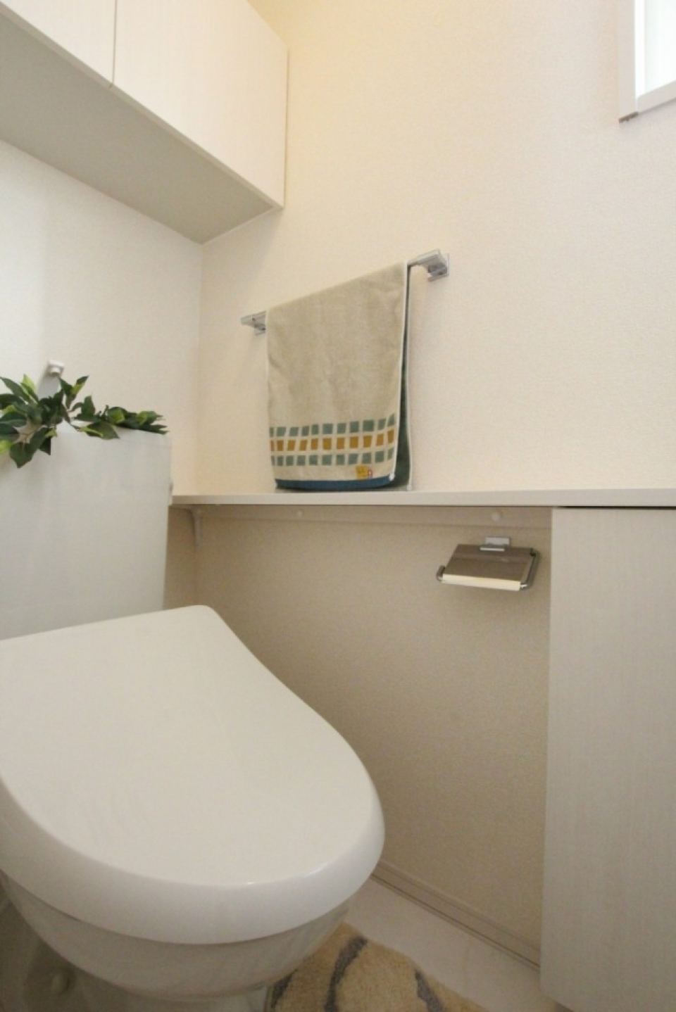 採光窓があるトイレは明るい。