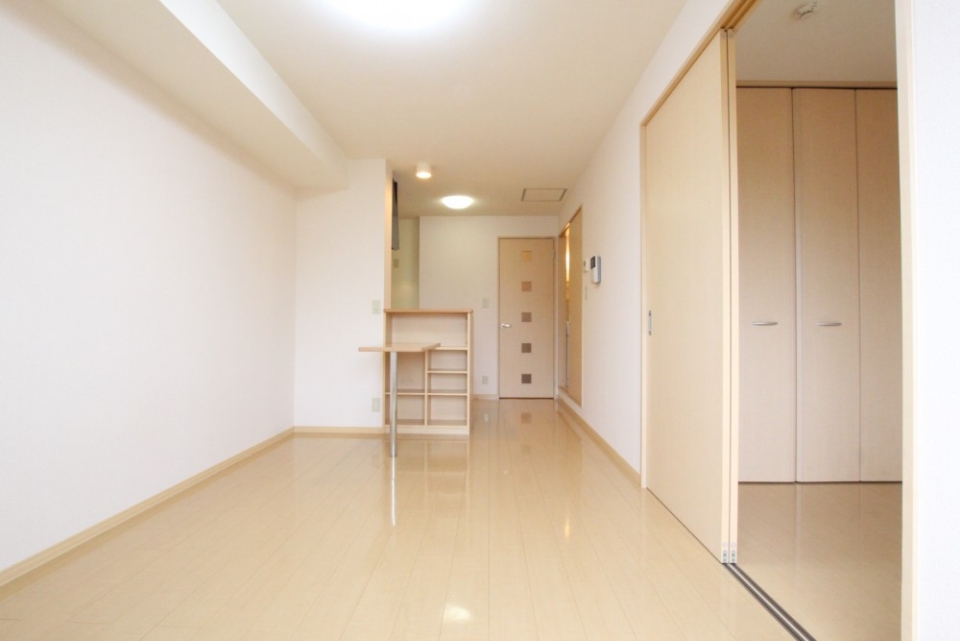 コンパクトなLDK空間、単身者向けのお部屋です。
