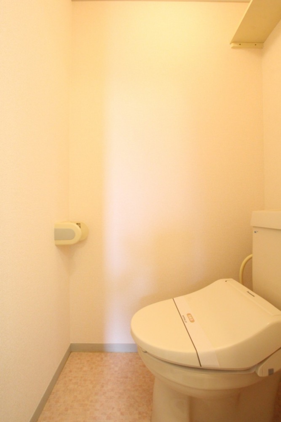トイレはシャワートイレですよ