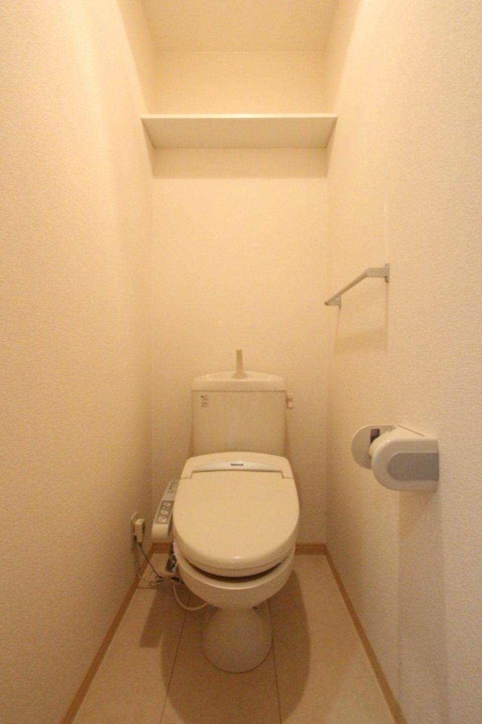 トイレはもちろんウォシュレット付き