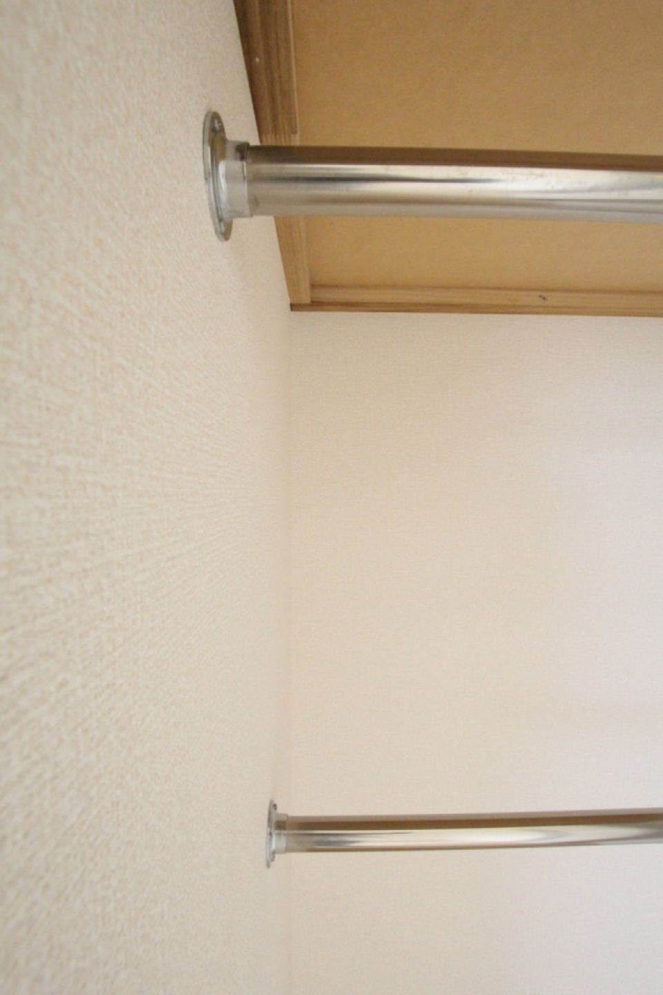 寝室側にも便利な収納付き。