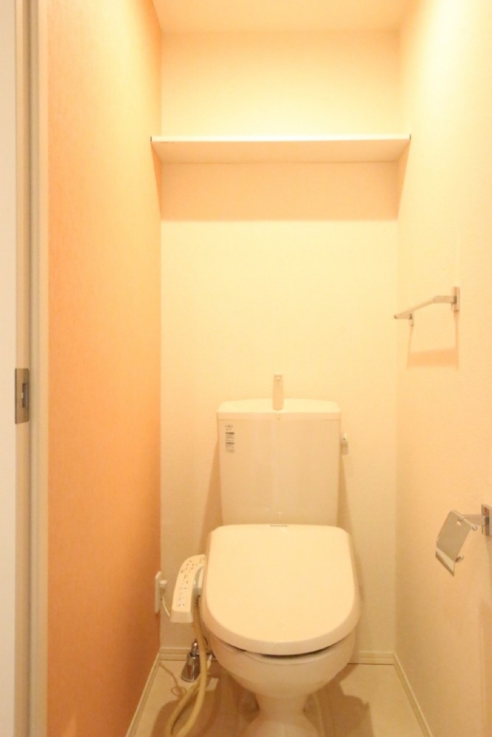 トイレはもちろんウォシュレット付きです！