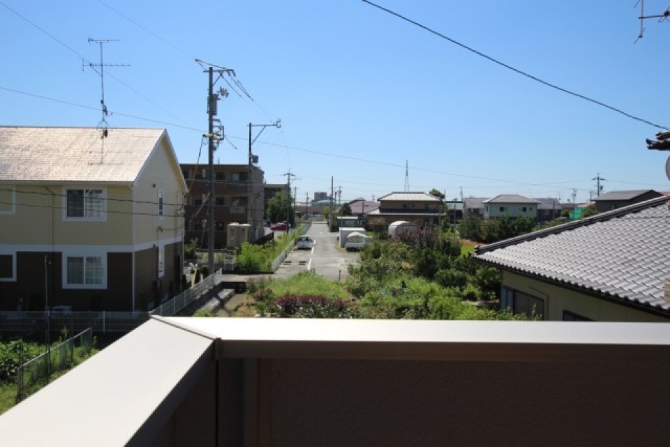 住宅も多いエリアだが緑もまだまだ残っている。