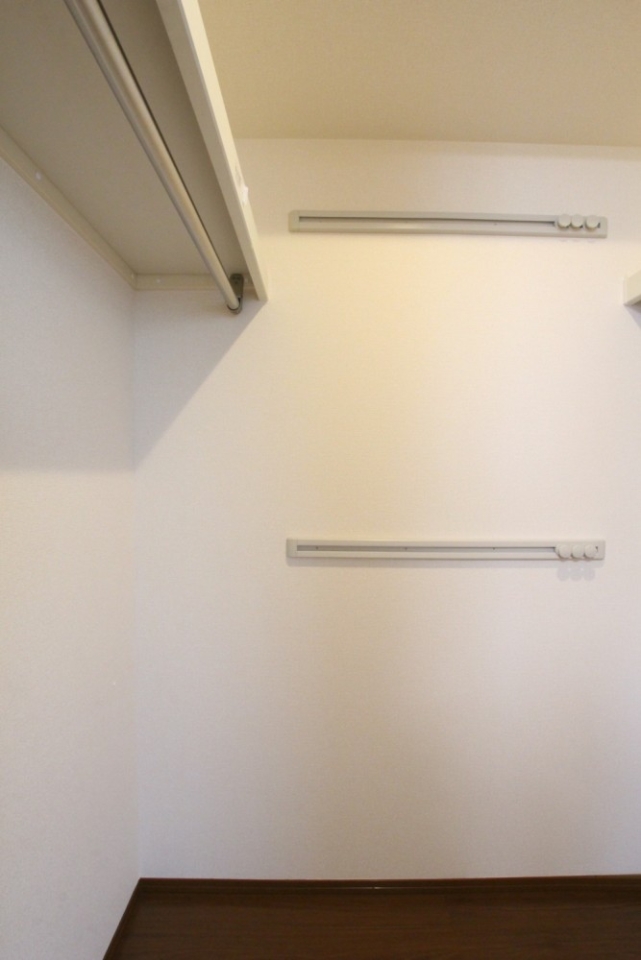 お部屋だけでなく収納も大きなウォークインクローゼット。