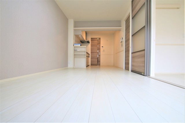 淡いカラーのお部屋で至れり尽くせり生活スタート