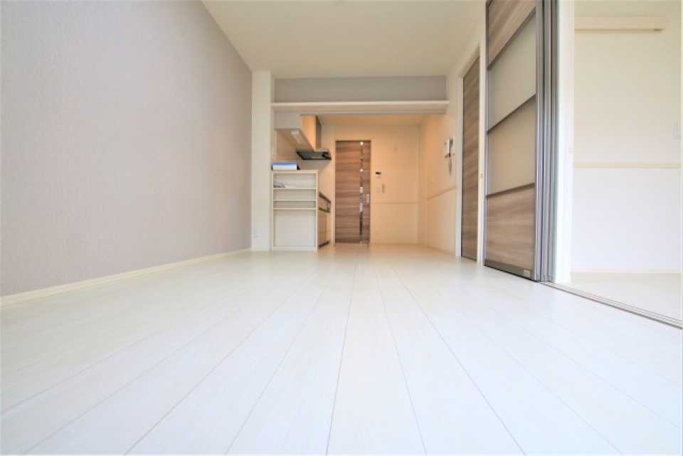 淡いカラーのお部屋で至れり尽くせり生活スタート