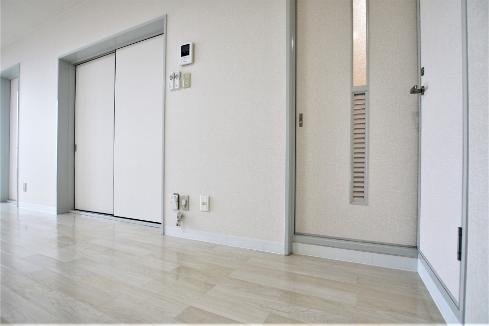 このLDKからすべての部屋に通じています。