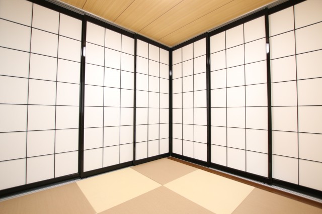 各面LDKとの敷居に障子が貼ってあります。