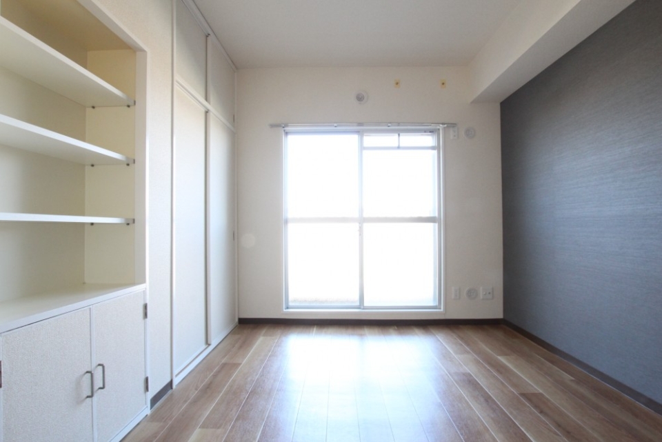 寝室にはエアコン・テレビの設置可能。