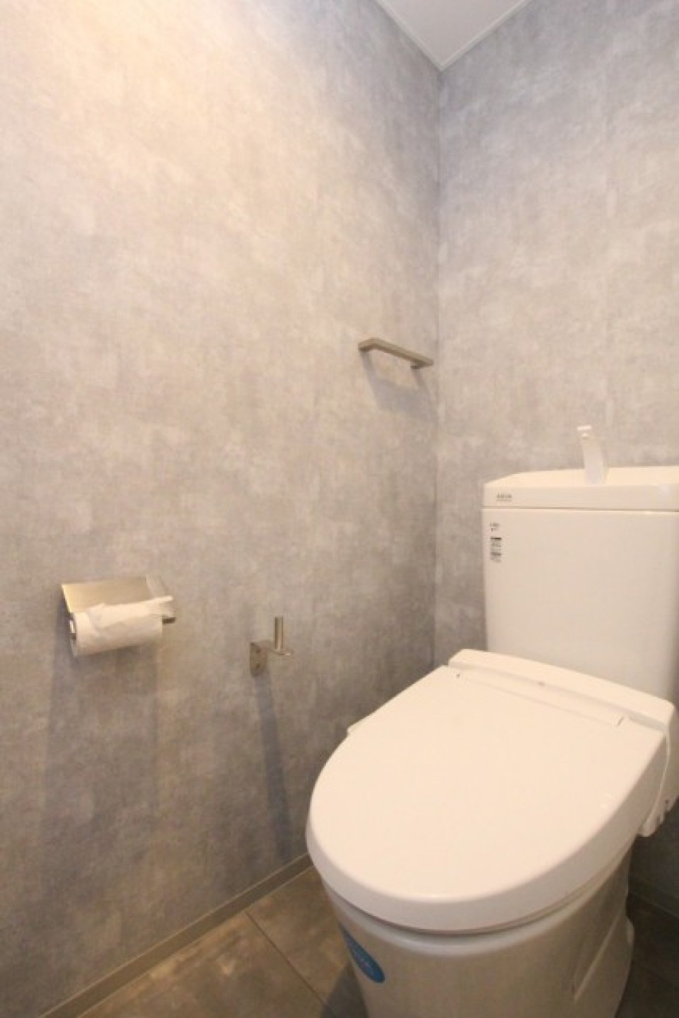 ジム内にトイレまで完備。