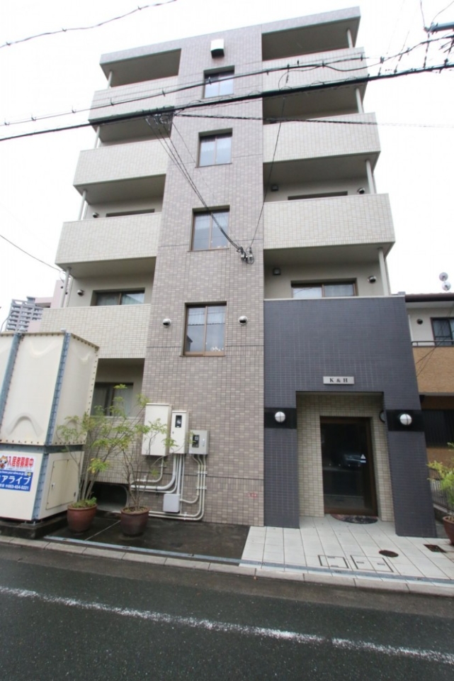 外観は、中央の街に合ったスタイリッシュなデザイン