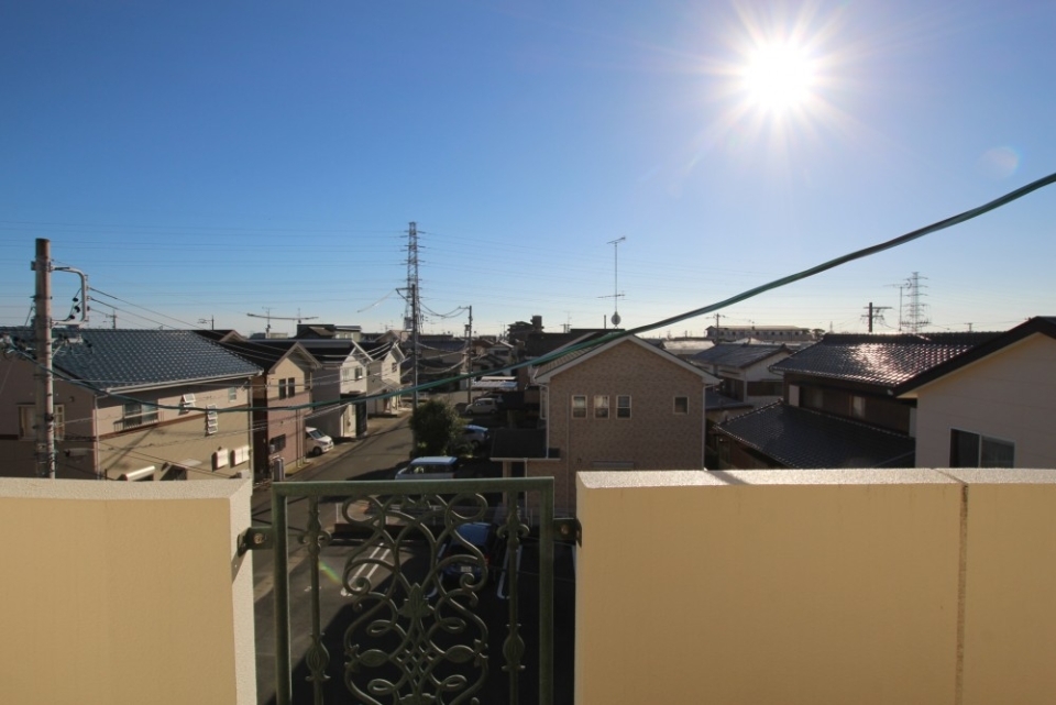 3階のお部屋で眺めはいいが電線近く残念。