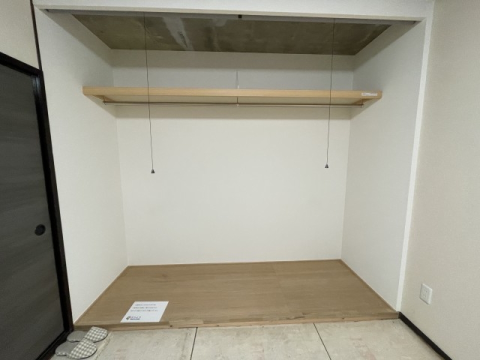 ハンガーのままの収納も可能。