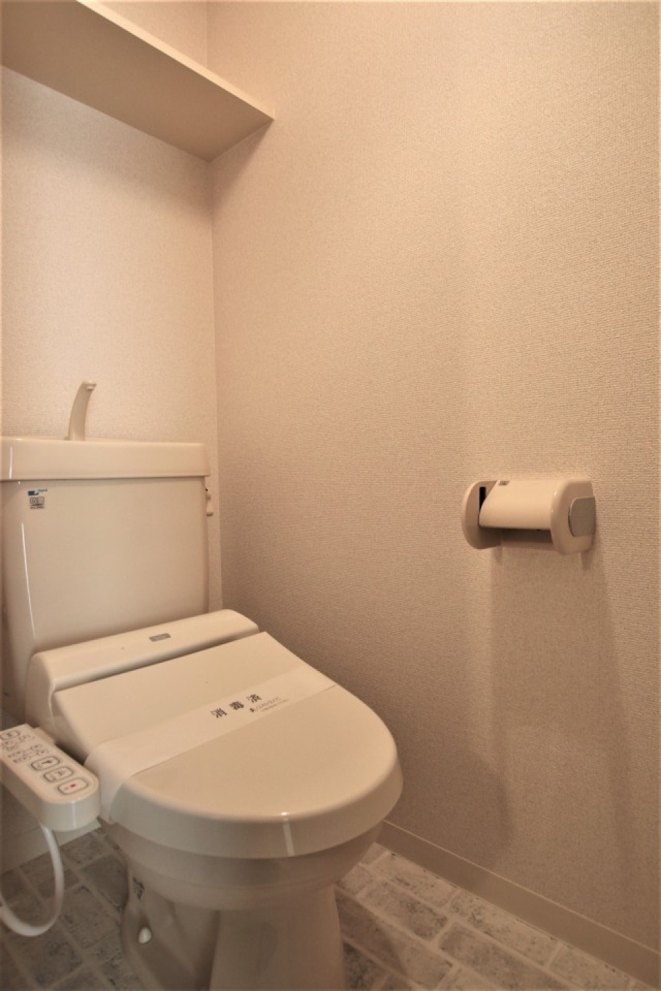 トイレも洋室とおそろいのかわいい床ちゃん