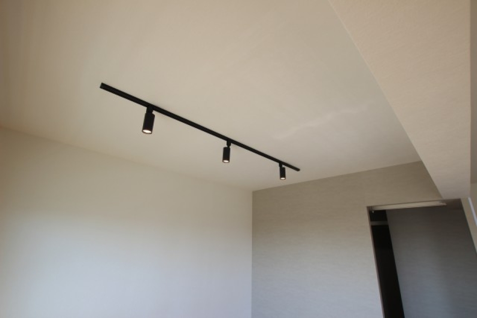 LDKには素敵なダウンライトが。お部屋が締まります