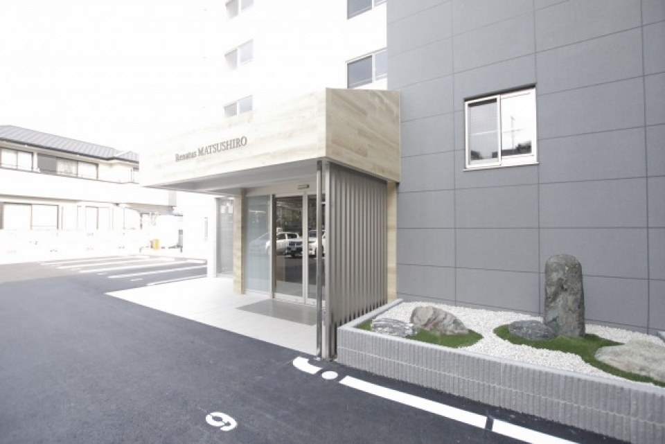 外観もリノベ！いぇい！