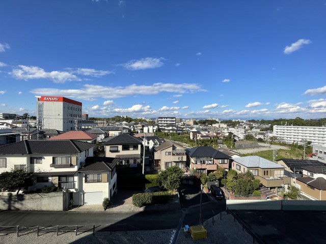 玄関廊下からの眺望