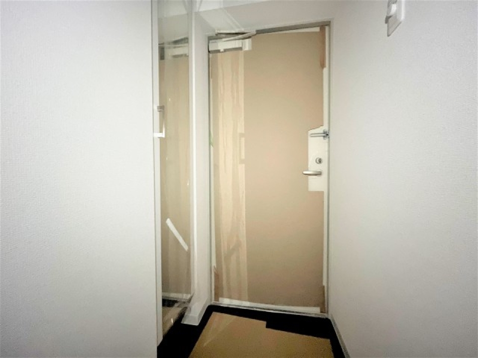 シューズボックス付きの玄関。