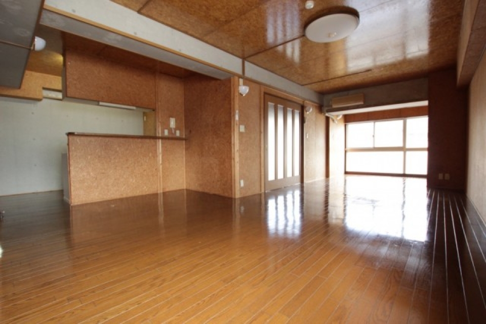 LDK全景。ぬくもり感じるブラウン！
