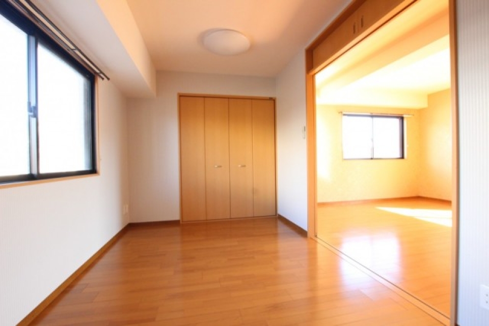 7帖の部屋には収納もついている。