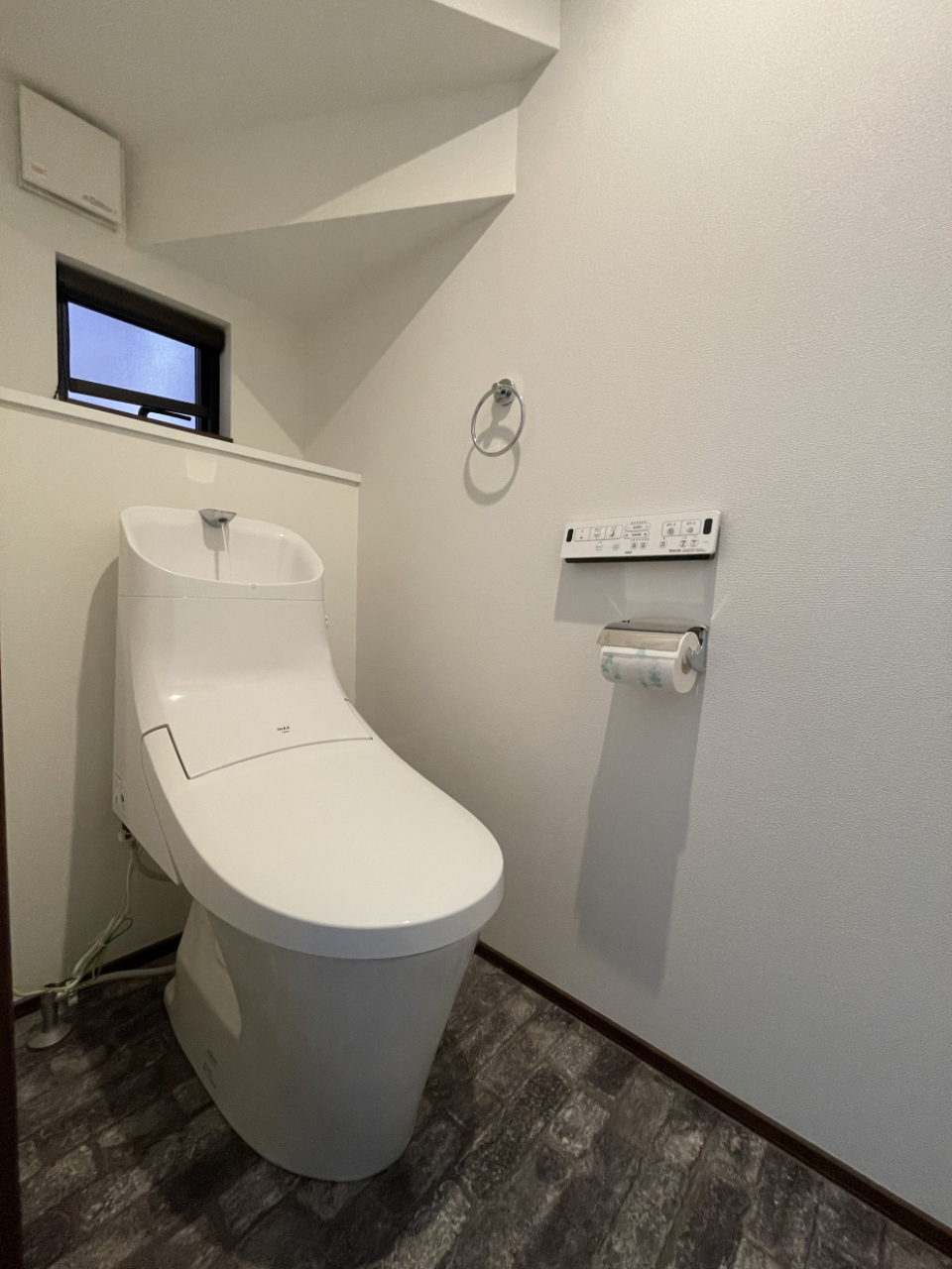 トイレはもちろんウォッシュレット付き