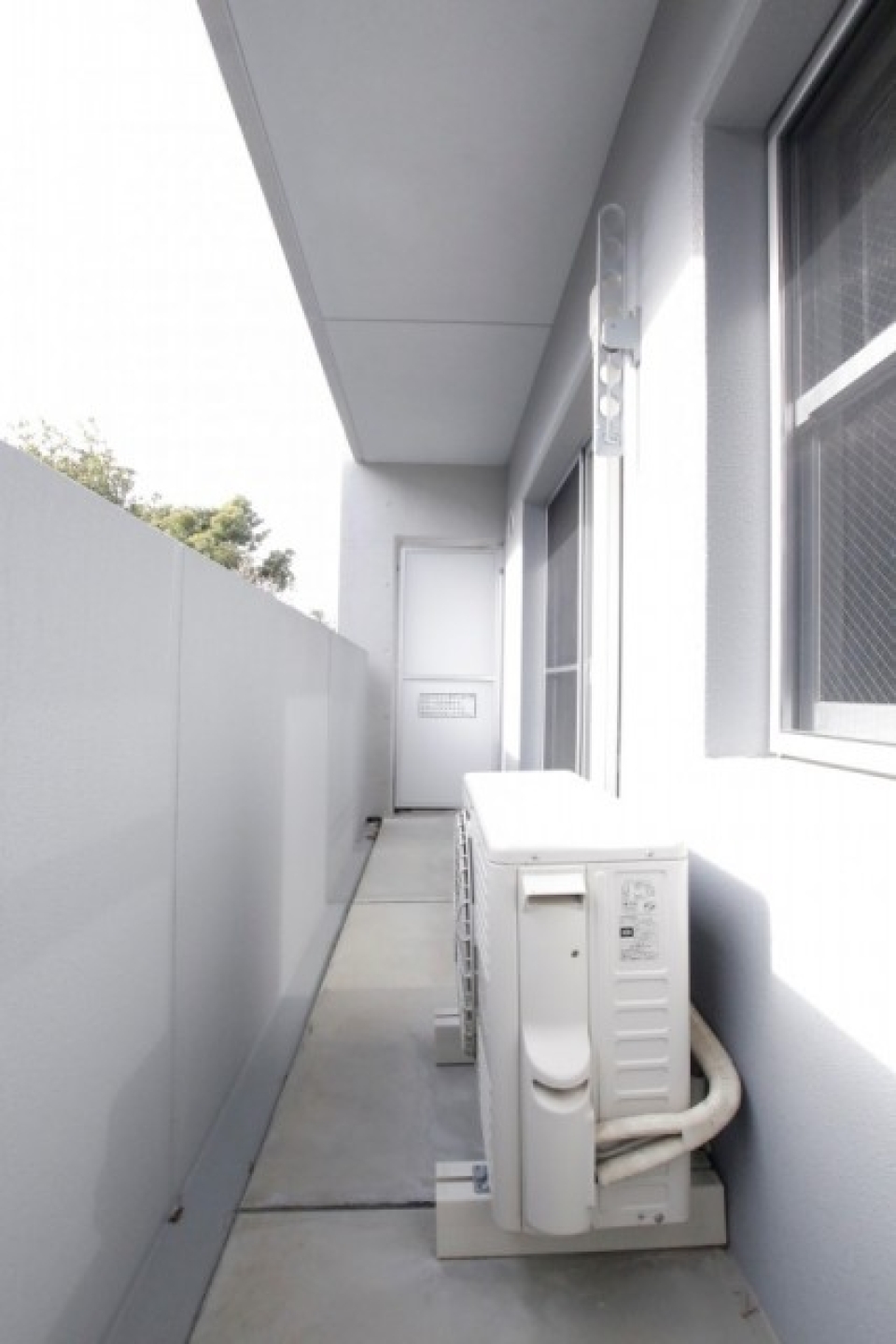 バルコニーは2部屋分の長さがあります。
