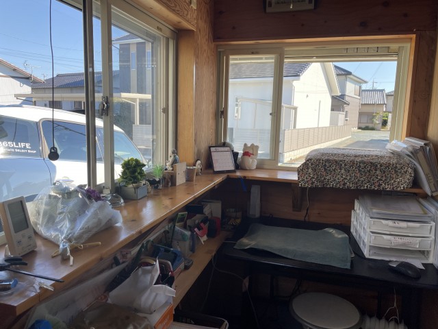 建物内にカウンターが備え付け。