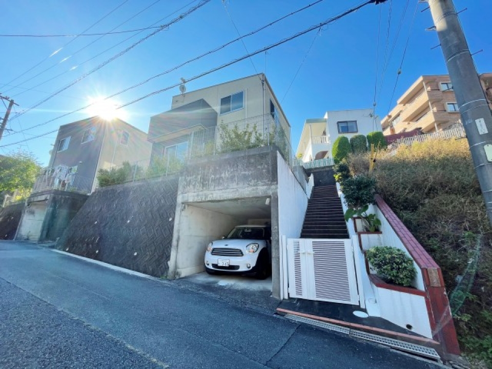 高台に建つゆとりの住まいです！