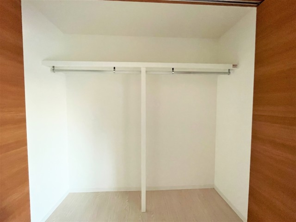 収納がバッチリできるクローゼットも完備しています。