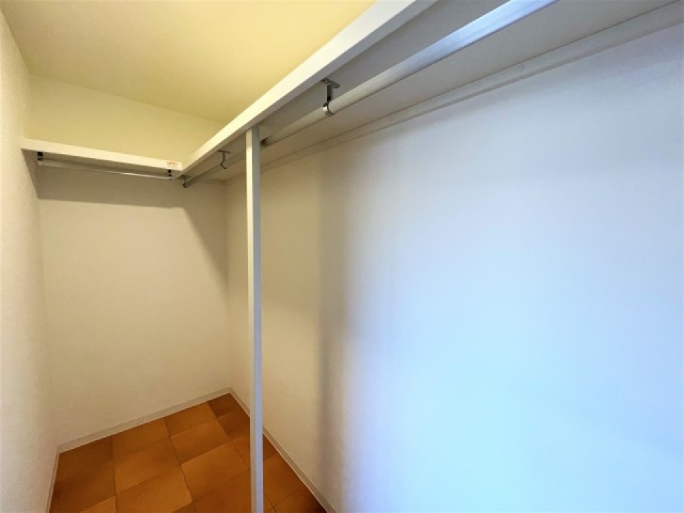ウォークインクローゼット。上段も上手に使いましょう！