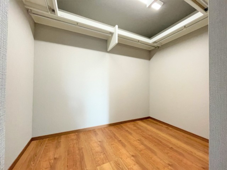 なんと3帖もあるウォークインクローゼットがあります。