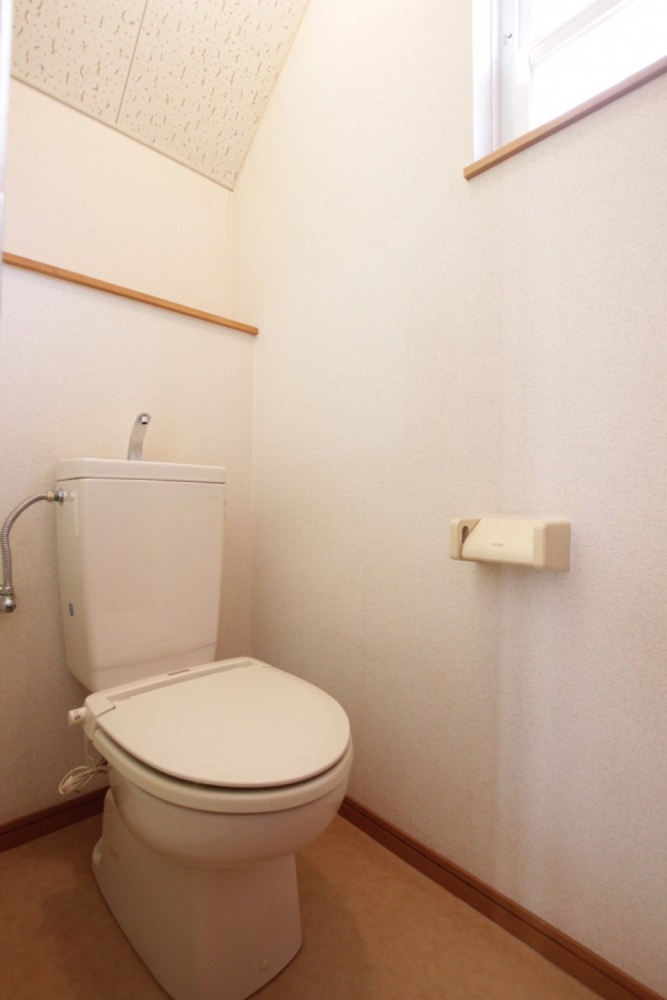 トイレは、シャワーがありません。