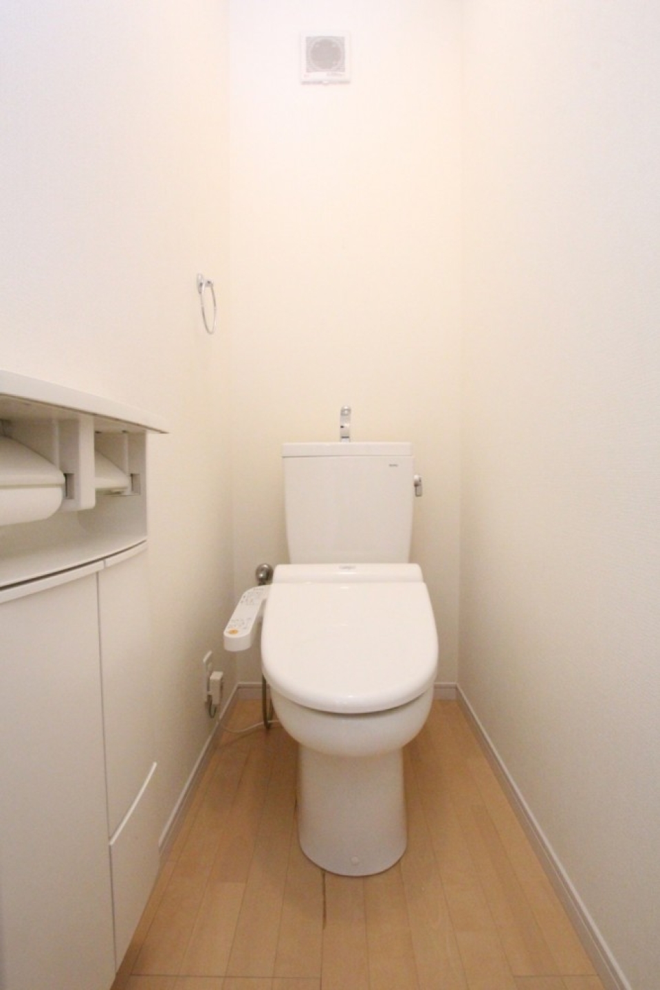 トイレはウォシュレット付き