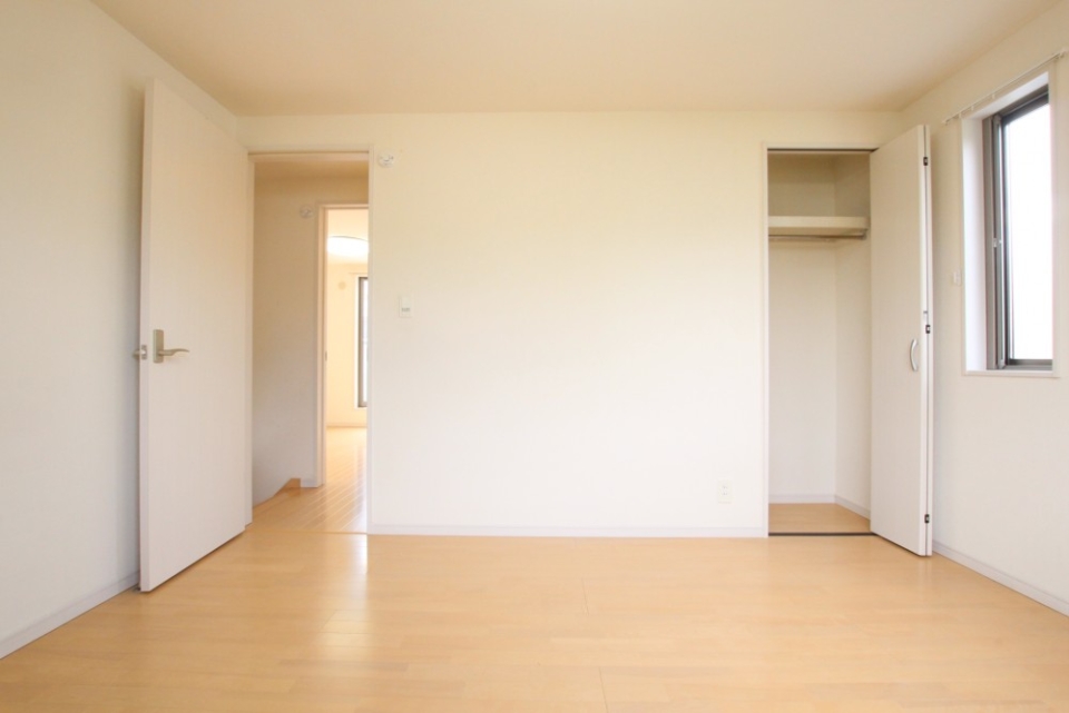 北と西の2面採光のお部屋