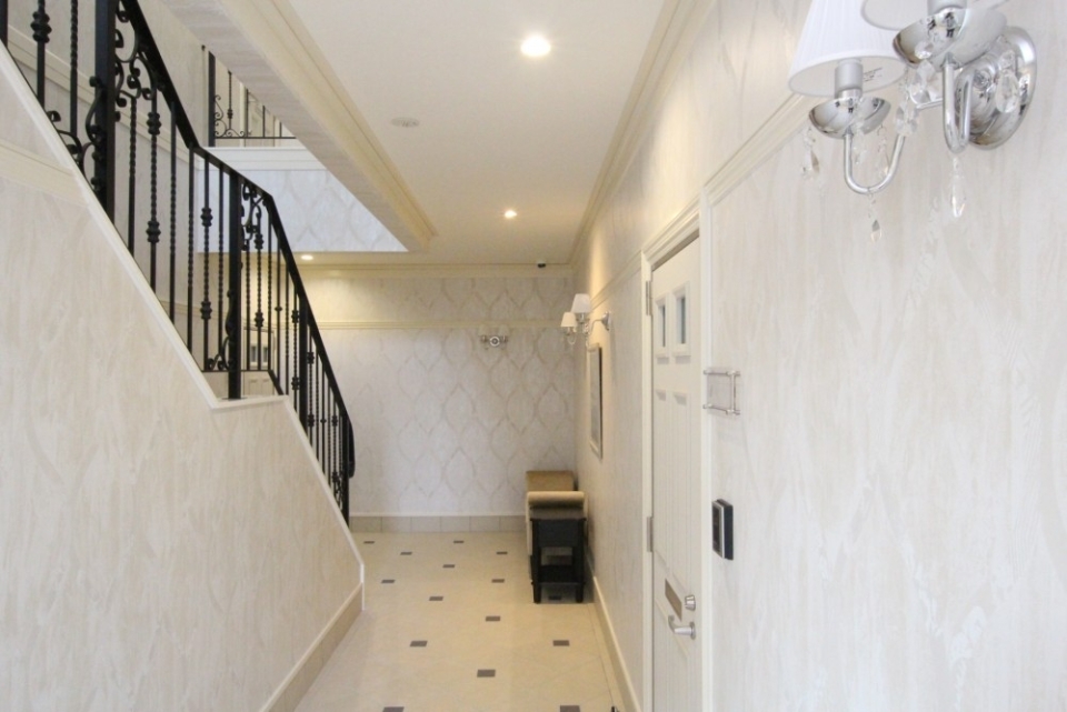 「ゴージャス」の一言で表現できる共有通路。