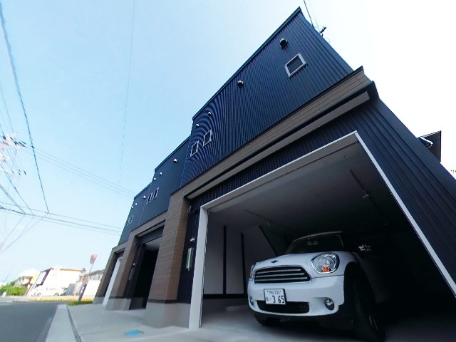 ガルバリウム鋼板でかっこいい外観