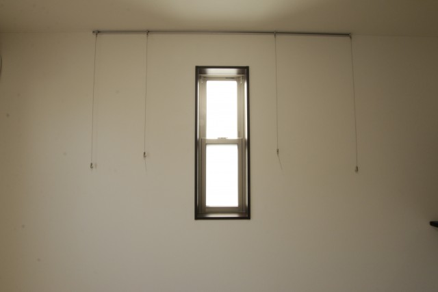 ピクチャーレールには何を飾りますか？