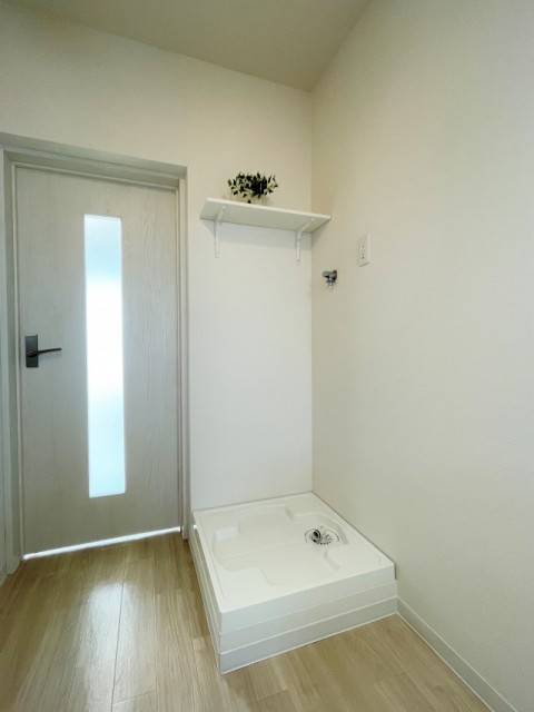 洗濯機置き場に棚も◎