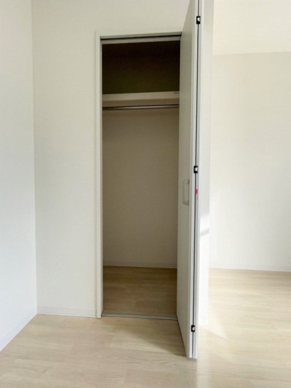 奥行きのあるクローゼット　