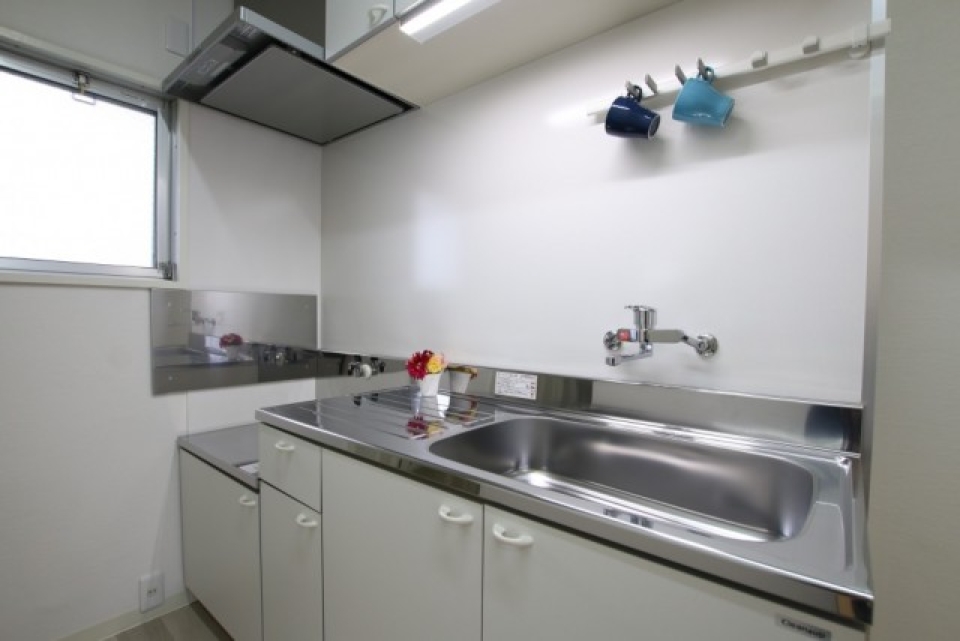 キッチンはこんな感じで、自炊するのも苦じゃない！むしろ楽しい！